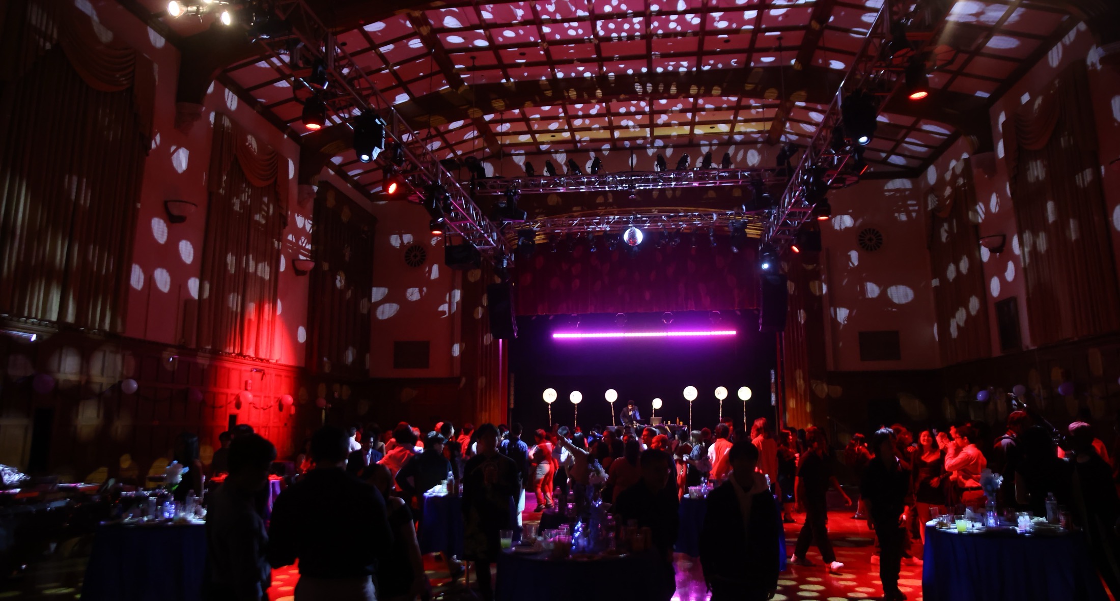 Intelligent and conventional fixtures at the Pan Asian Semi-Formal